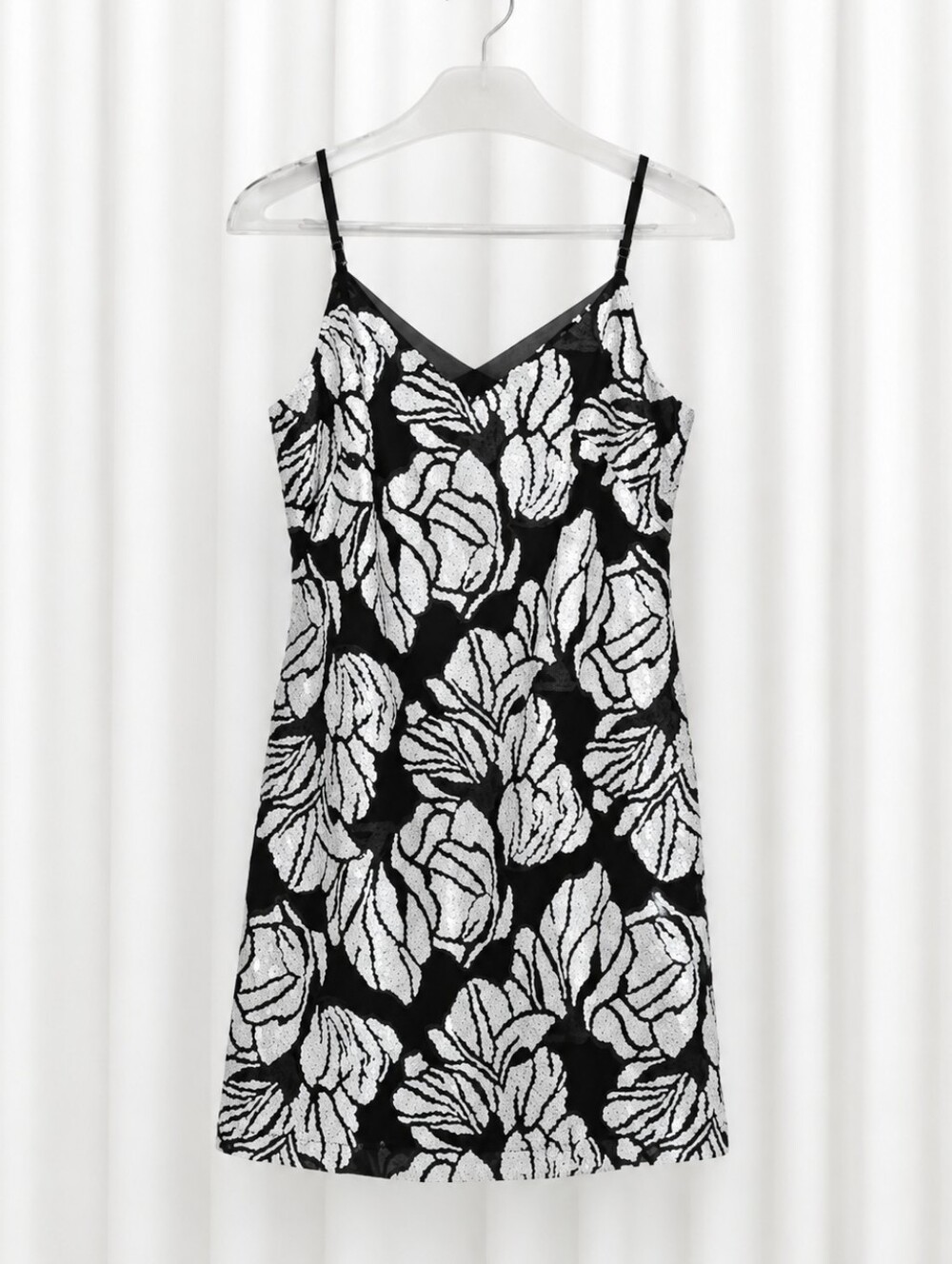 White House Black Market Elegant Black White Floral Sequin Cocktail Sheath Dress